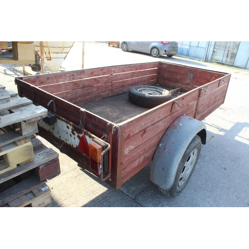 247 - A SINGLE AXLE WOODEN CAR TRAILER WITH 1 TONNE INDEPENSION UNITS AND ALL LIGHTS BELIEVED TO BE WORKIN... 