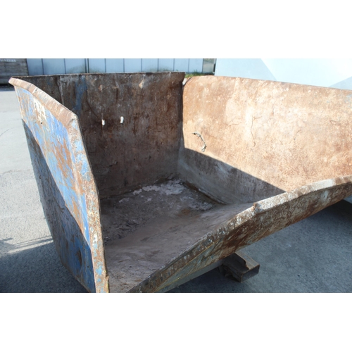 249 - A METAL PALLET FORK TIPPING SKIP NO VAT