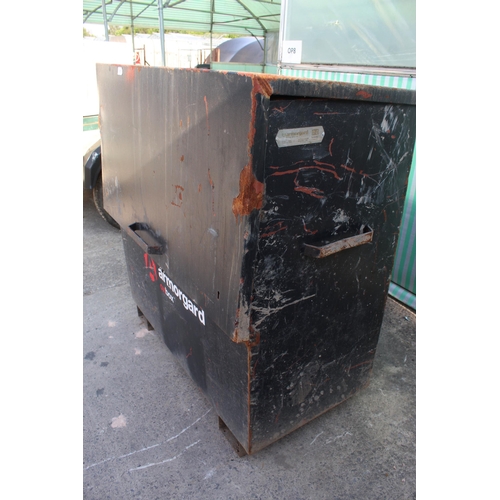 251 - A HEAVY DUTY ARMORGARD LOCKING BOX NO VAT