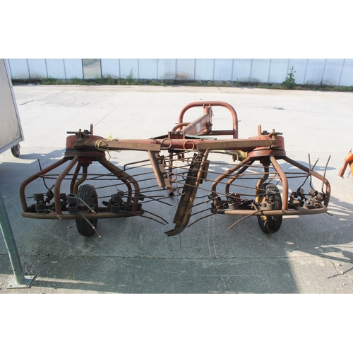 254 - A ZWEEGERS TWO ROTOR HAY BOB WITH PTO SHAFT NO VAT