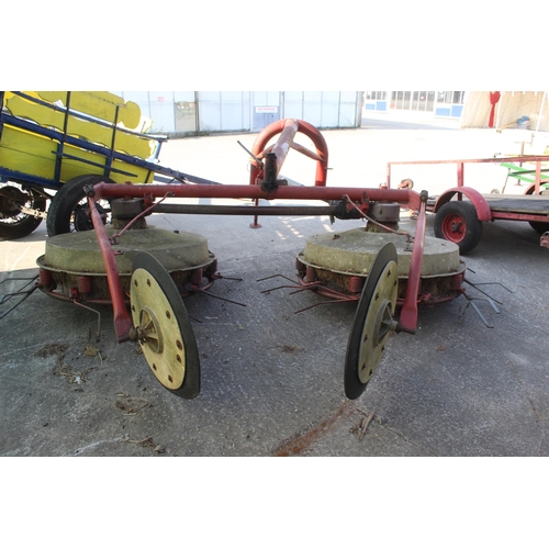 257 - A VICON TWO ROTOR HAY BOB WITH PTO SHAFT NO VAT