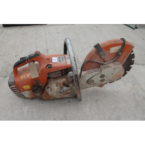 27 - STIHL SAW    TS400  NO  VAT