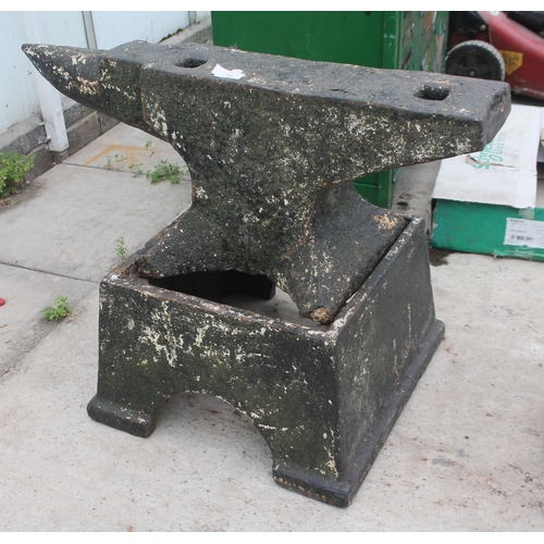 36 - ANVIL AND STAND  NO VAT