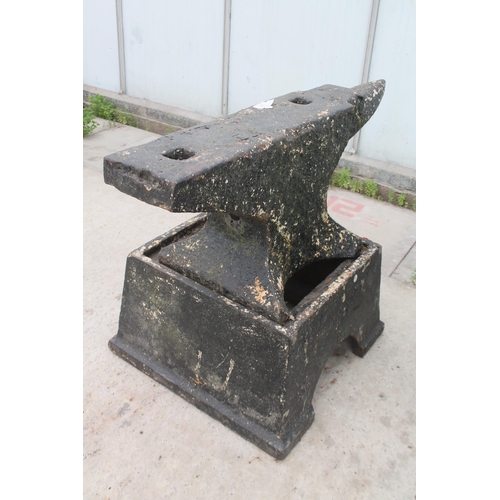 36 - ANVIL AND STAND  NO VAT