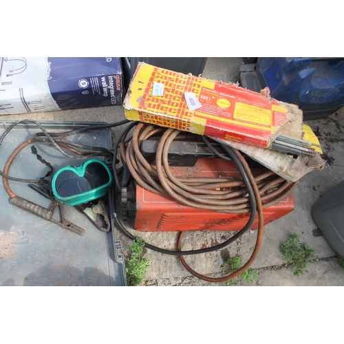 400 - ELECTRIC WELDER AND RODS (GWO)  NO VAT