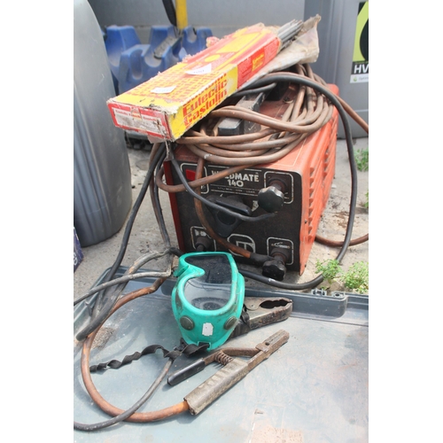 400 - ELECTRIC WELDER AND RODS (GWO)  NO VAT