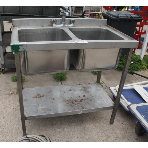 758 - STAINLESS STEEL DOUBLE SINK  NO VAT