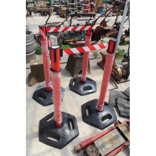 1567 - NEW ADJUSTABLE PEDESTRIAN BARRIERS  NO VAT