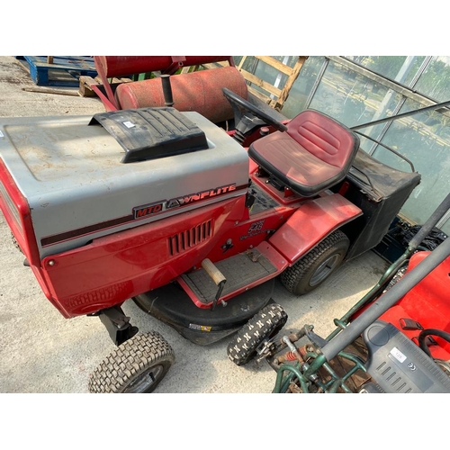 126 - A LAWNFLITE 548 12HP RIDE ON LAWNMOWER WITH GRASS BOX AND 30