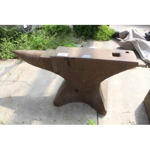 180 - A SMALL VINTAGE CAST IRON BLACKSMITHS ANVIL (H:27CM L:60CM) NO VAT