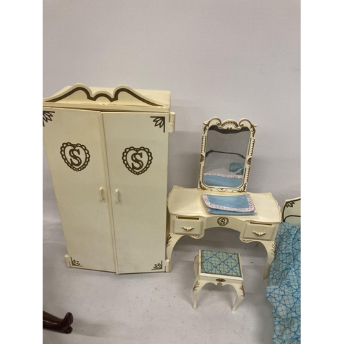 362 - A VINTAGE PEDIGREE SINDY BEDROOM SET TO INCLUDE DRESSING TABLE AND STOOL, WARDROBE, BED, ETC., AND S... 