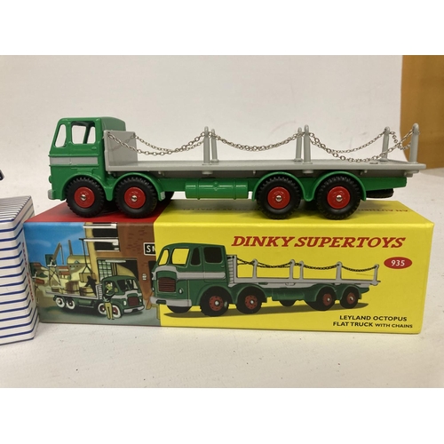 373 - THREE BOXED ATLAS DINKY MODELS TO INCLUDE A FODEN 14 TON TANKER 'REGENT' (NO 942), A BEDFORD TK CRAS... 