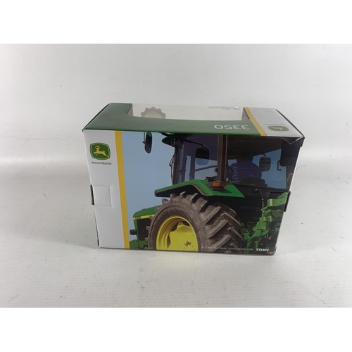 396 - A BOXED BRITAINS JOHN DEERE 3350 TRACTOR SCALE 1:32