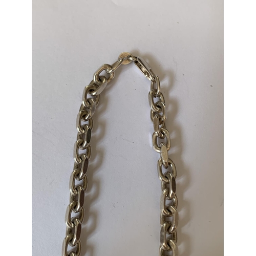 545 - A SILVER NECKLACE LENGTH 18 INCHES