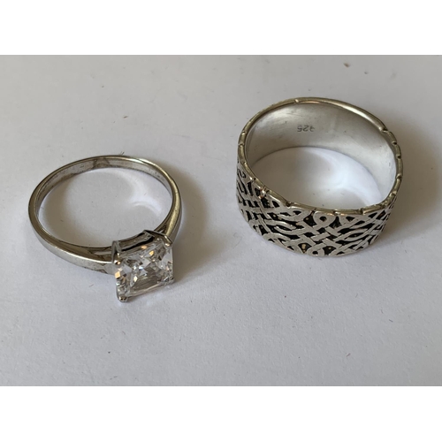 553 - FIVE SILVER RINGS