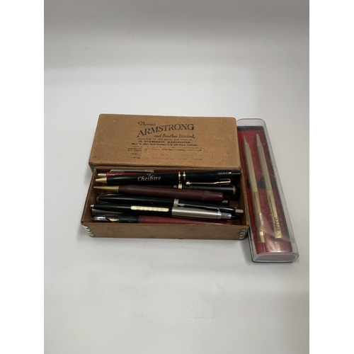 108 - A QUANTITY OF VINTAGE PENS TO INCLUDE A PRKER PEN WITH A GALLON TO LITRE CONVERTER