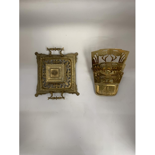 128 - AN ART NOUVEAU STYLE BRASS INKWELL WITH LETTER RACK PLUS AN ORNATE BRASS INKWELL