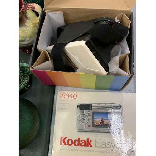 198 - THREE BOXED CAMERAS TO INCLUDE A TECHNIKA DIGITAL CAMERA, A KODAK EASYSHARE AND A POLAROID VIRTUAL R... 