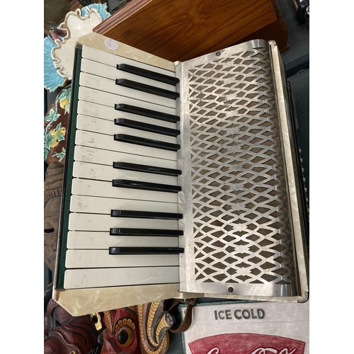 206 - A HOHNER STUDENT III ACCORDIAN