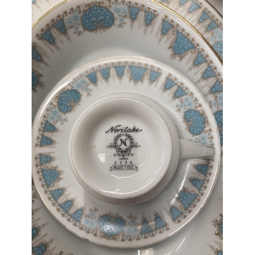 824 - A NORITAKE JAPANESE 'BLUETIDE' PATTERN TEA / DINNER SERVICE