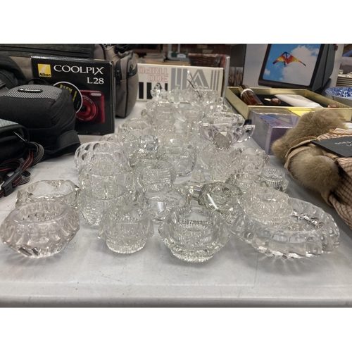 835 - A MIXED LOT OF VINTAGE CUT GLASS ITEMS