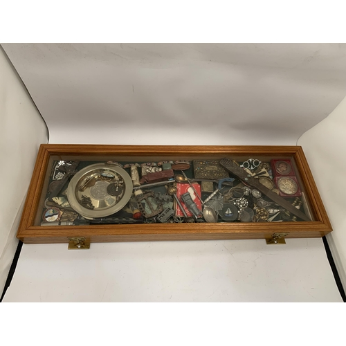 30 - A WOODEN AND GLASS DISPLAY CASE OF ASSORTED COLLECTABLE ITEMS