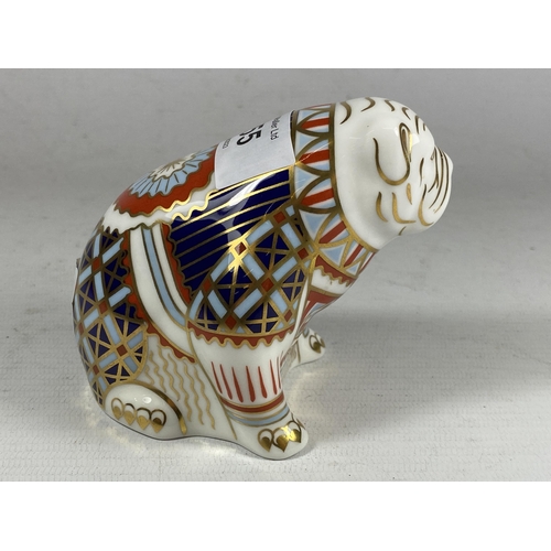 749 - A ROYAL CROWN DERBY BULLDOG PAPERWEIGHT, SILVER STOPPER