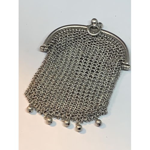 623 - A VINTAGE SILVER MESH MINI PURSE