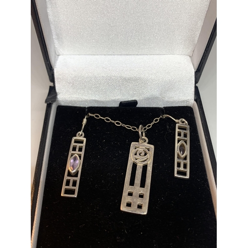 650 - A SILVER MACINTOSCH NECKLACE, EARRING AND BRACELET SET WITH A PRESENTATION BOX