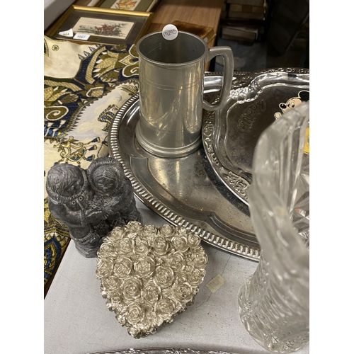 1078 - A MIXED LOT, SILVER PLATED TRAYS, PEWTER TANKARDS ETC