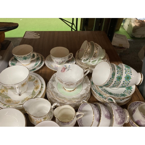 1089 - A LARGE LOT OF MIXED TEAWARES AND CHINA, ROYAL SUTHERLAND,WELLINGTON, DUCHESS ETC