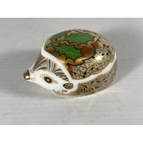 744 - A ROYAL CROWN DERBY HEDGEHOG WITH GOLD STOPPER