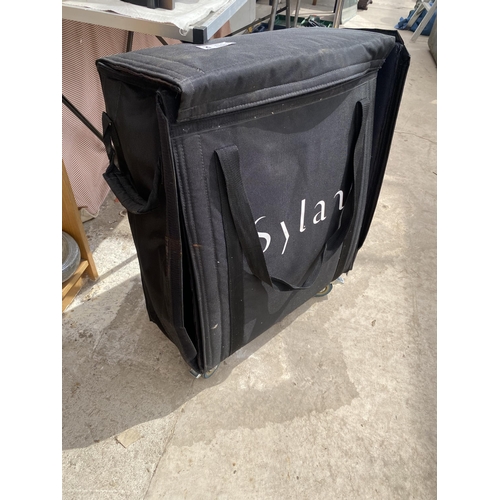 1705 - A FOUR WHEELED STORAGE CASE