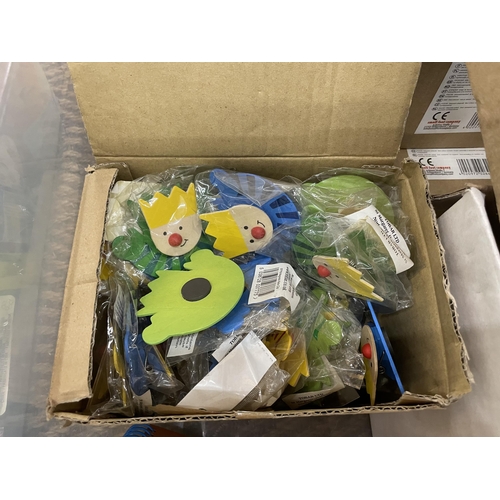 285 - A BOX OF ASSORTED CHILDREN'S TOYS