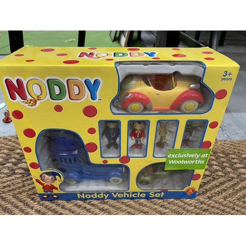 290 - TWO BOXED NODDY ITEMS TO INCLUDE TOYLAND PLAYSET AND A VEHICLE SET WITH FIGURINES