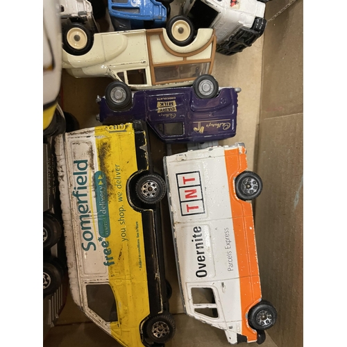 487 - A BOX OF DIECAST VEHICLES