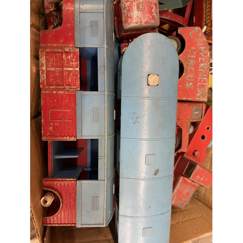 490 - A TRAY OF 1960'S CORGI TOYS, CHIPPERFIELDS CIRCUS VEHICLES FOR RESTORATION