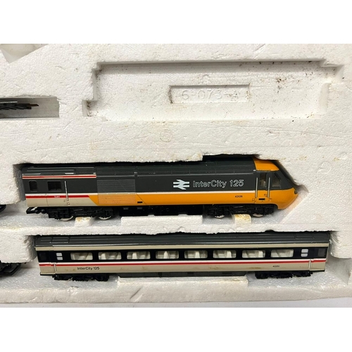 281 - A HORNBY BOXED OO GAUGE HIGH SPEED TRAIN SET  COMPRISING DOUBLE 125 LOCO, TWO PASSENGER CARRIAGES AN... 