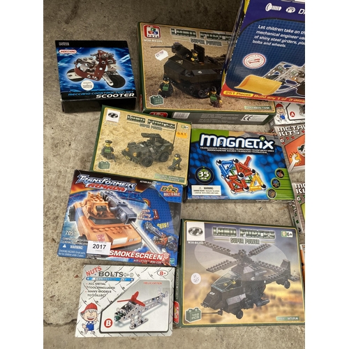 2017 - AN ASSORTMENT OF TOYS TO INCLUDE MECCANO ETC