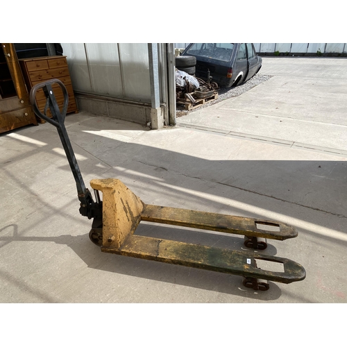 2066 - A PUMP ACTION PALLET TRUCK