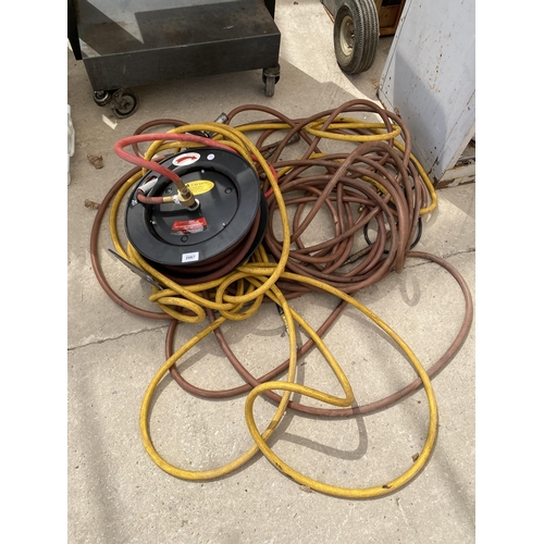 2067 - A LARGE QUANTITY OF AIR LINE HOSE