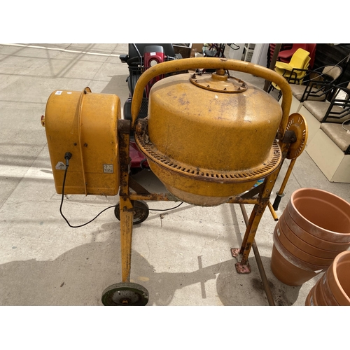 2077 - A POWER CRAFT ELECTRIC ROLL OVER CEMENT MIXER