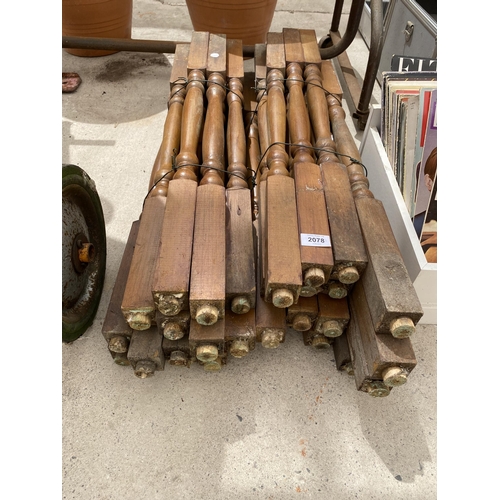 2078 - A LARGE QUANTITY OF WOODEN STAIR SPINDLES