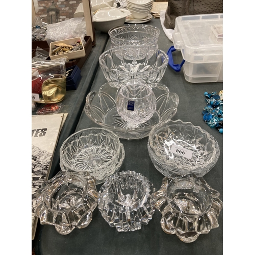 866 - A QUANTITY OF GLASSWARE TO INCLUDE BOWLS, DESSERT DISHES, TEA LIGHT HOLDERS, ETC