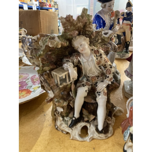 925 - A LARGE QUANTITY OF VINTAGE STAFFORDSHIRE FIGURES