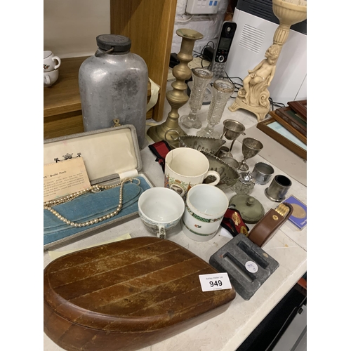 949 - A MIXED LOT TO INCLUDE A BRASS CANDLESTICK, SILVER PLATED ITEMS, BADGES, PEARLS WITH GUARANTEE FOR 1... 