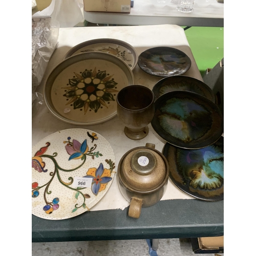 966 - FOUR SIGNED STUDIO POTTERY PLATES, A STONEWARE GOBLET AND LIDDED POT, CABINET PLATES, ETC