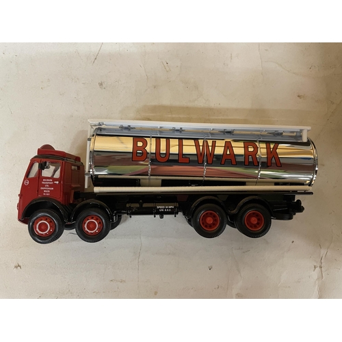 438 - A BOXED CORGI ATKINSON CYLINDRICAL TANKER SET  - BULWARK TRANSPORT LTD 27301