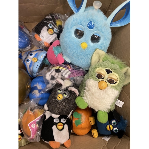 463 - A MIXED LOT OF FURBYS ETC