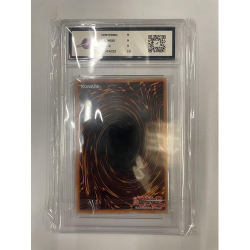 471 - A YU-GI-OH GRADED 9/10 'SUMMONED SKULL' TRADING CARD